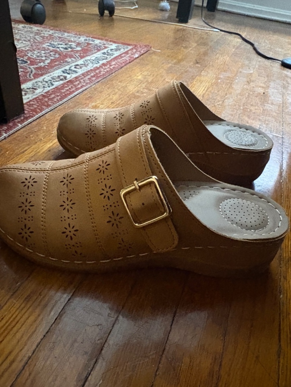 Clogs - Picture 6 of 9